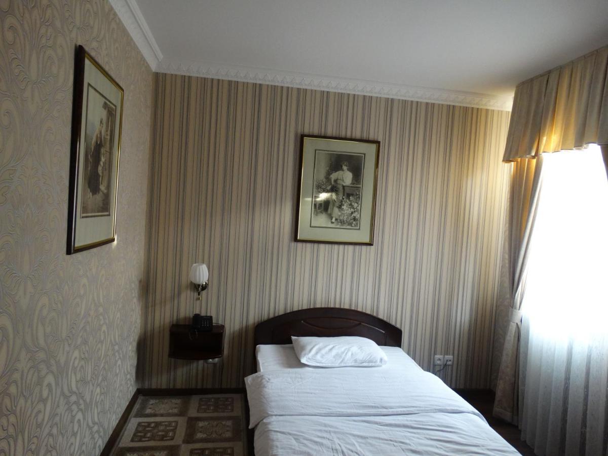 Hotel Papillon タシュケント エクステリア 写真